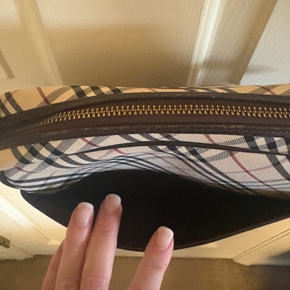 Burberry Bag - Picture 6 of 15